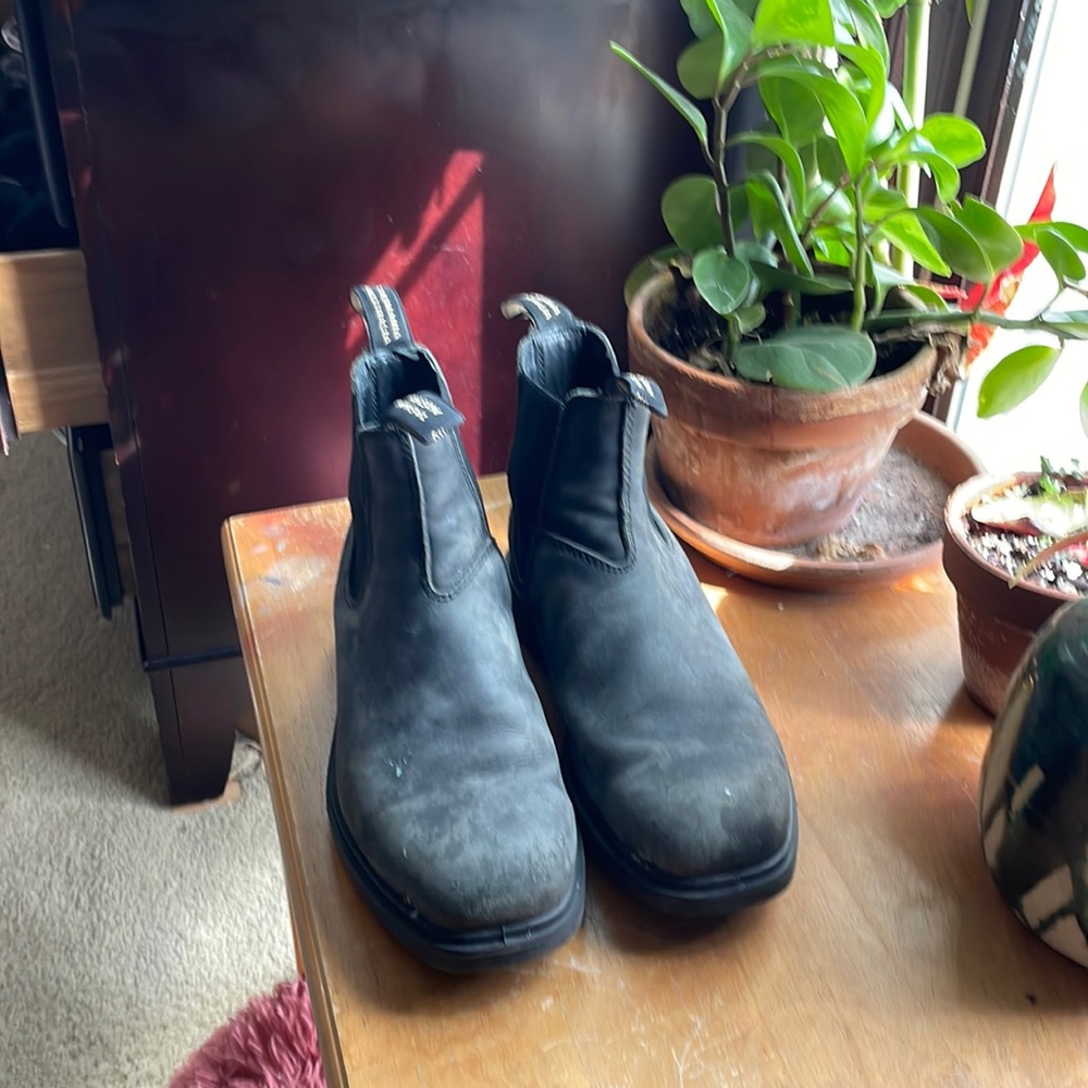 Blunstone rustic black leather double pull tab chelsea boots women’s size 9